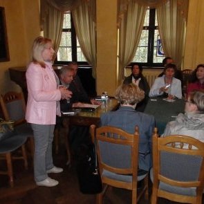 Круглий стіл з представниками туристичних фірм та екскурсоводами Львівщини