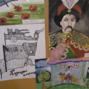 Відкриття виставки дитячих робіт "Козацькі клейноди"